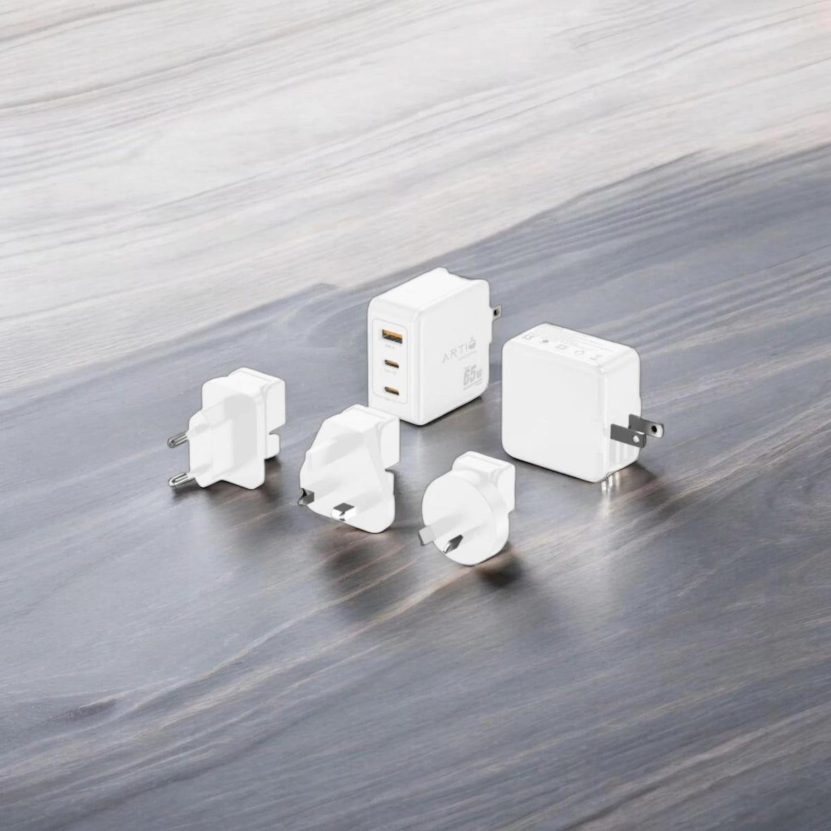 Trivolt-Echo White Adapter AC100-240V-50/60Hz 1.6A Max